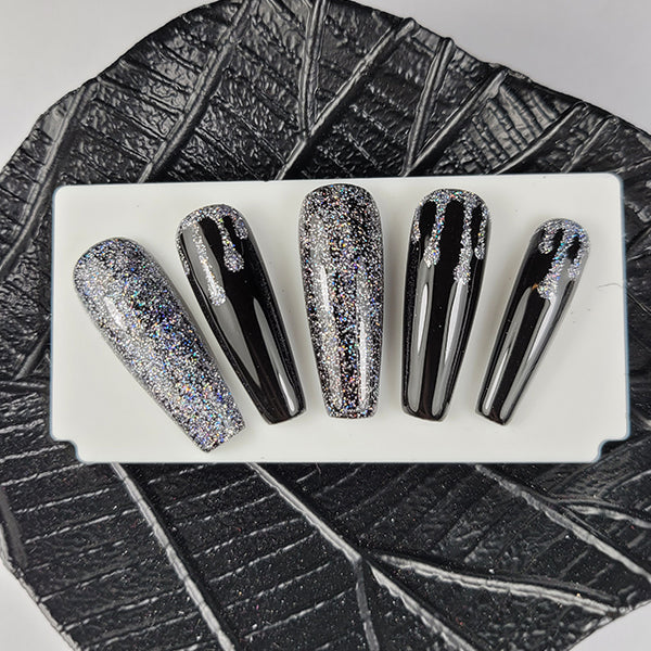 https://www.magneticnaildesign.com/media/wysiwyg/shop/Inspiratie/104031HolograficCatEyeTopGel/Angelique_Abbas_3.jpg