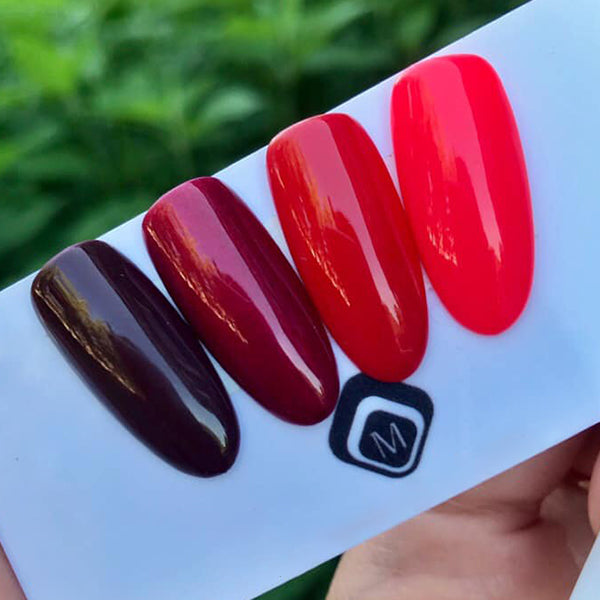 https://www.magneticnaildesign.com/media/wysiwyg/shop/Inspiratie/103352AlinaRed/Marina_Magnetic_edit.jpg