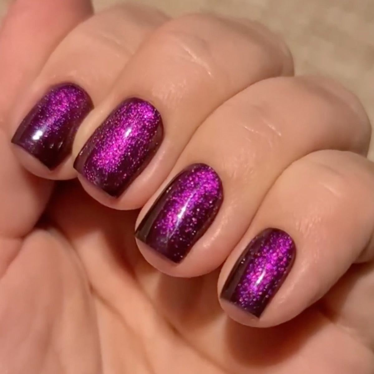 https://www.magneticnaildesign.com/media/wysiwyg/shop/Inspiratie/103510CatEyeVamp/Natalia_Gritsenko_2_edit.jpg