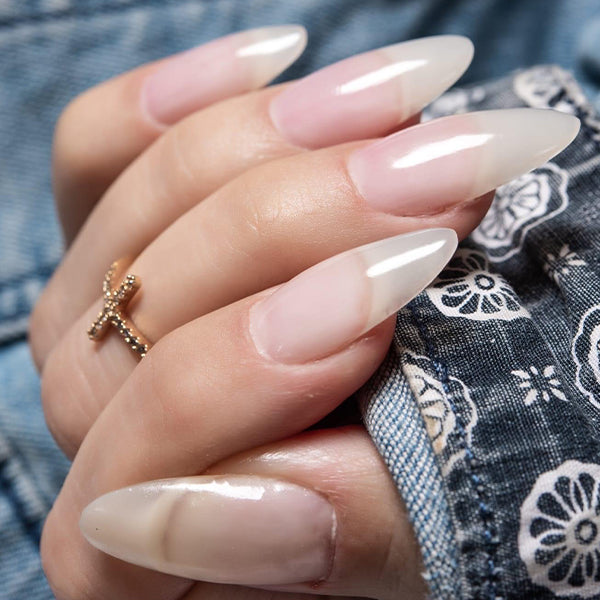 https://www.magneticnaildesign.com/media/wysiwyg/shop/Inspiratie/104300NaturalLook/Sheryl_Djadoenath_edit.jpg