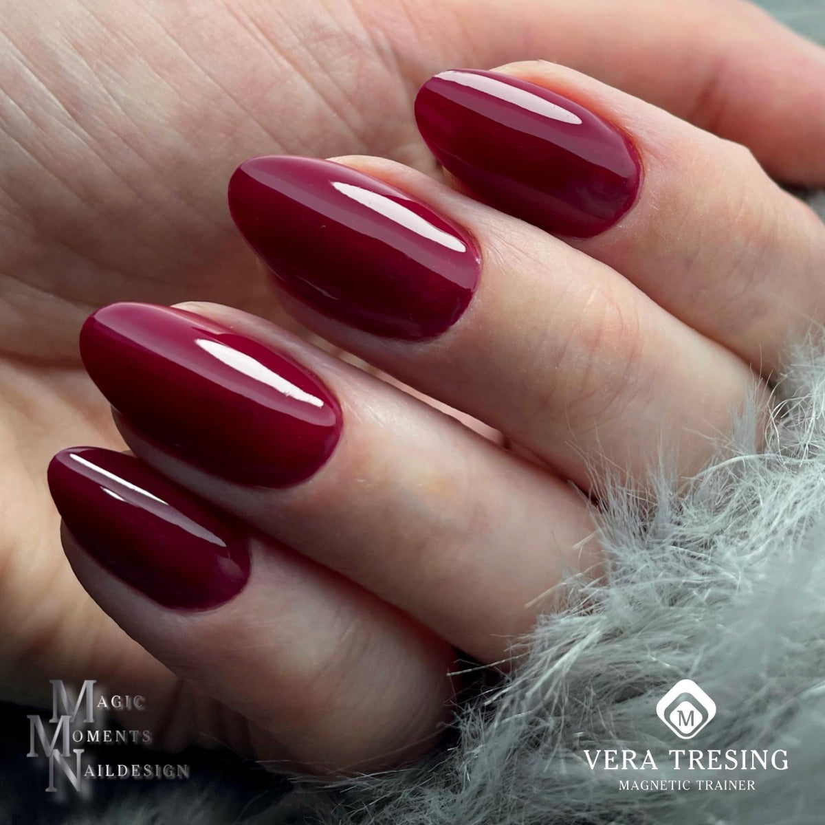 https://www.magneticnaildesign.com/media/wysiwyg/shop/Inspiratie/103008Bordeaux/Vera_Tresing.jpeg