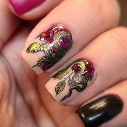 https://www.magneticnaildesign.com/media/wysiwyg/shop/Inspiratie/103510CatEyeVamp/Yessica_Padberg_edit.jpg